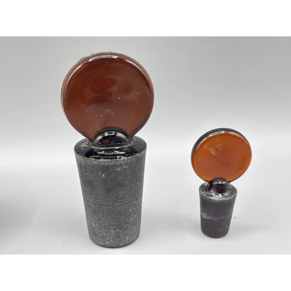 Vtg Brown Amber Glass Bottle Stoppers Set of‎ 2 Round Coin Top Apothecary Brown